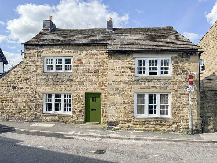 Cottage for 10 people, with Balcony and Garden in Bakewell