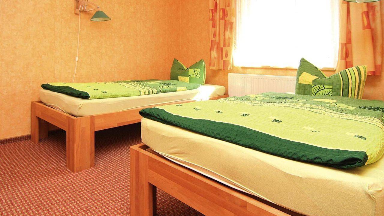 Ganze Ferienwohnung, Ferienwohnung für 4 Personen mit Pool in Güstrow - Umland, Mecklenburgische Seenplatte