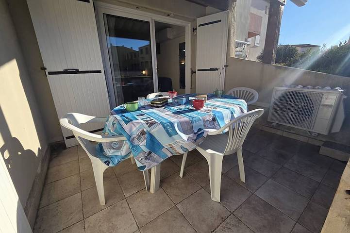 Location de vacances pour 3 personnes, avec terrasse dans Plage de La Roquille