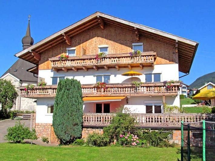 Ferienwohnung für 6 Personen, mit Balkon und Terrasse sowie Garten und Seeblick im Salzkammergut