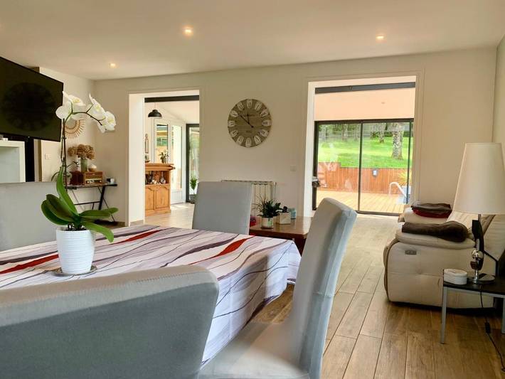 Location de vacances pour 6 personnes, avec vue ainsi que piscine et terrasse à Labruguière - 2