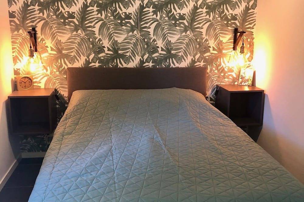 Nice, trendy furnished, vacation bungalow with fenced garden. Pets welcome! in Bruinisse, Niederländische Nordsee