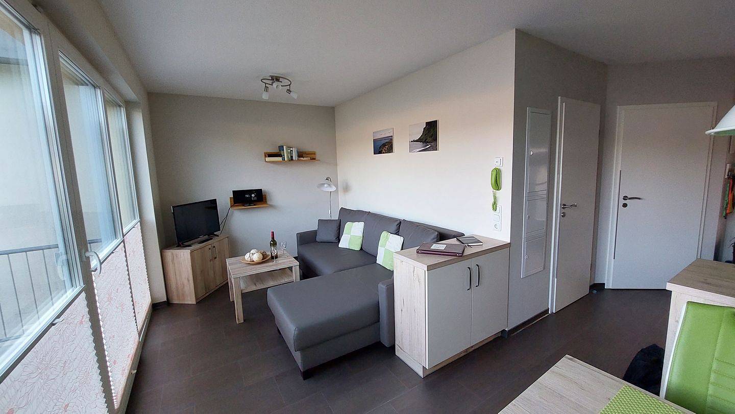 Ganze Wohnung, 2-Zimmer-Ferienwohnung mit Balkon inkl. 3 Fahrräder und Wlan in Gelbensande, Rostock und Umgebung