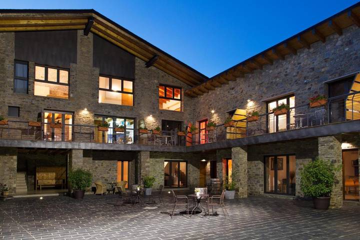 Casa rural para 2 personas, con Terraza además de Jardín y Piscina en Alto Urgel