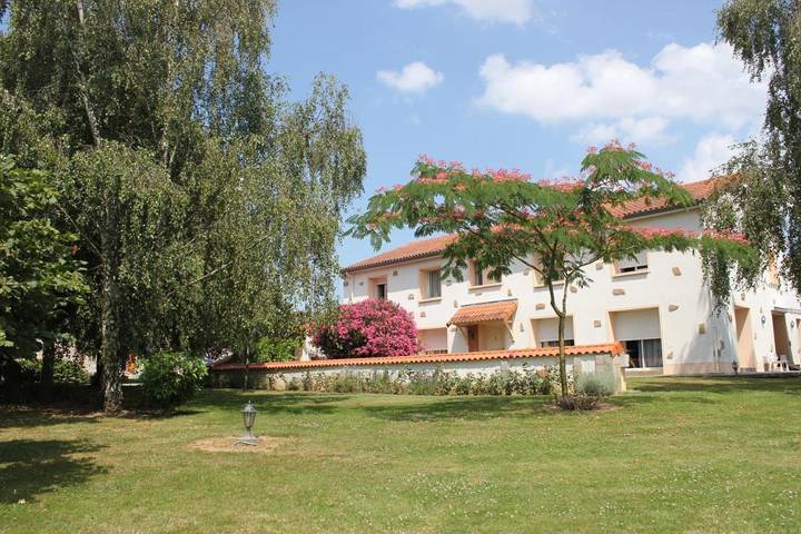 Maison d’hôte pour 2 personnes, avec piscine ainsi que vue et jardin