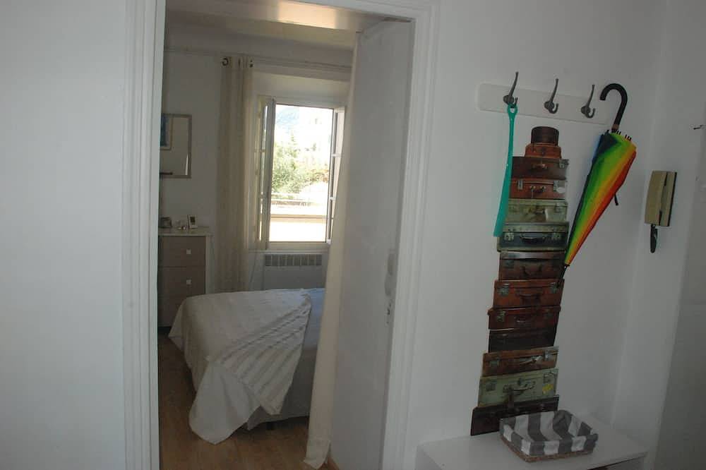 Geheel appartement, In de haven, charmant, rustig, uitzicht, strand en een parkeerplaats mogelijk in Nice, Nice en omgeving