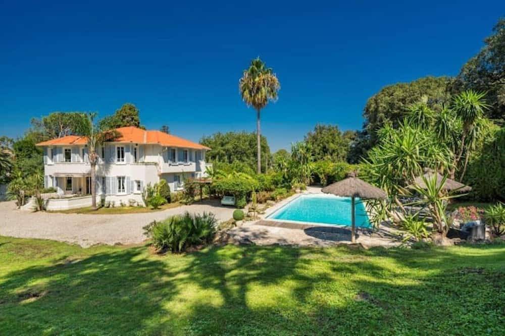 Beautiful 8 bedroom historic Art Deco Villa on Cap d'Antibes very close to beach in Antibes, Mittelmeerküste (Frankreich)