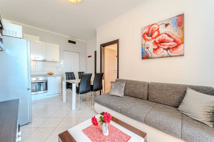 Ganze Wohnung, Für 2-4 Personen | 20 m vom Strand | ruhige Lage in Nin, Zadar