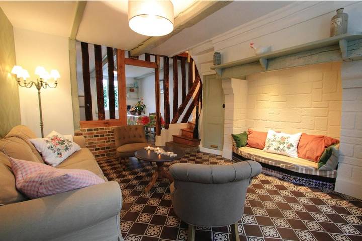 Location de vacances pour 6 personnes, avec Terrasse ainsi que Jardin et Vue à Saint-Gatien-des-Bois