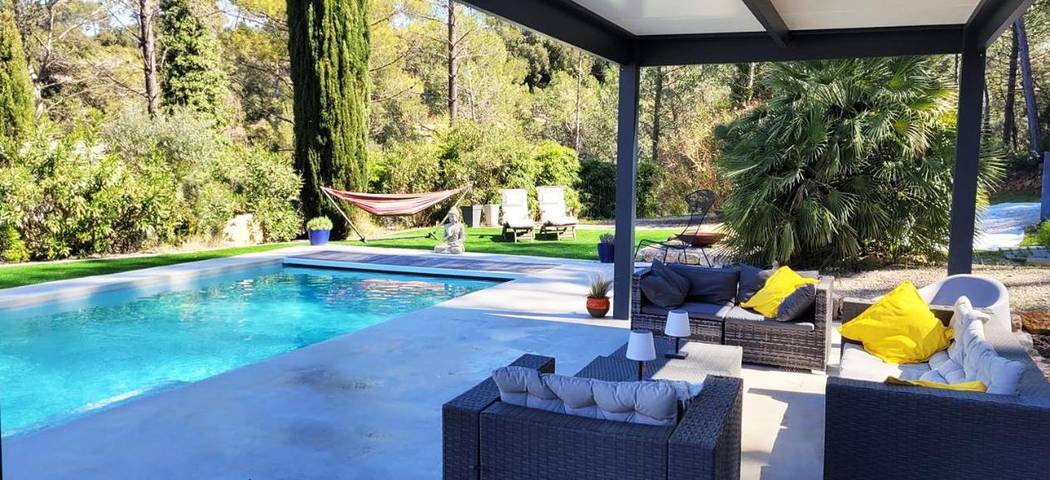 Maison d’hôte pour 4 personnes, avec jardin ainsi que piscine et vue, animaux acceptés