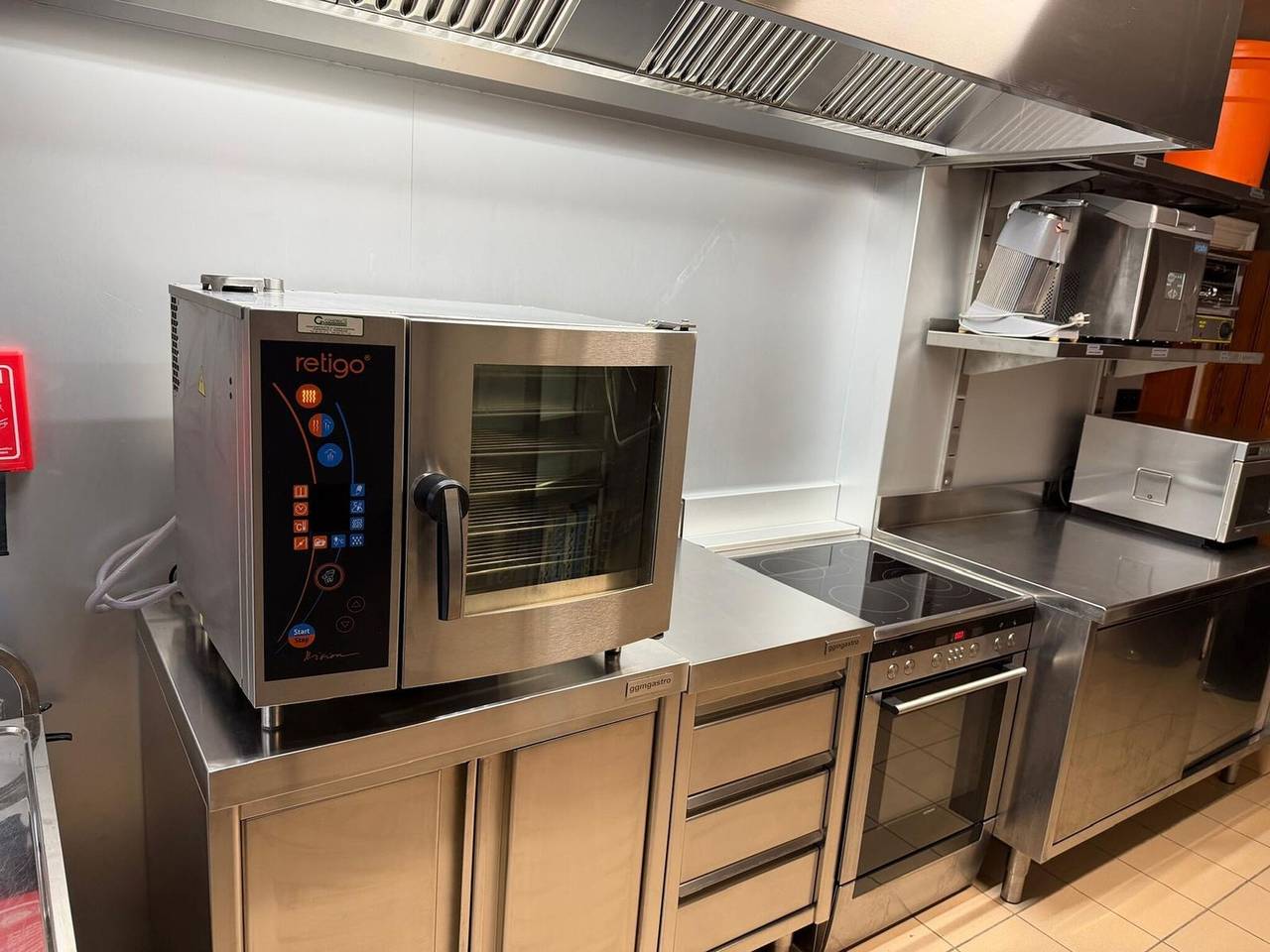 Magnificent luxury chateau in vast, park-like garden with sauna and bubble bath 's in Jamoigne, Chiny