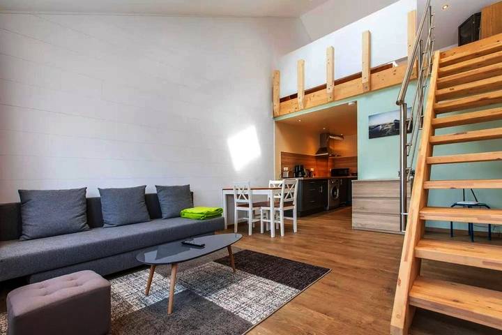 Gîte pour 3 personnes, avec Terrasse et Vue dans Golf Club du Lac d'Annecy