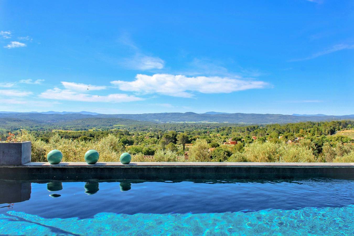 Modern villa with pool in Cotignac in Cotignac, Brignoles region