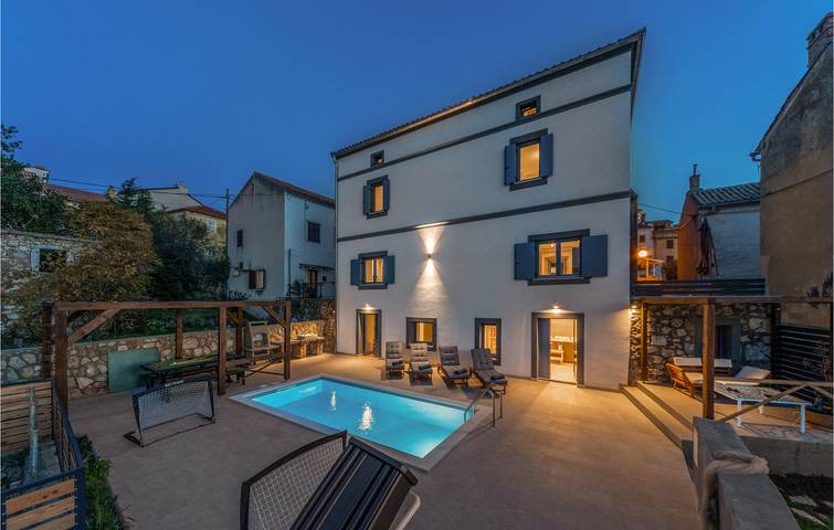 Ferienhaus für 8 Personen, mit Garten und Whirlpool sowie Terrasse und Sauna, mit Haustier - 1