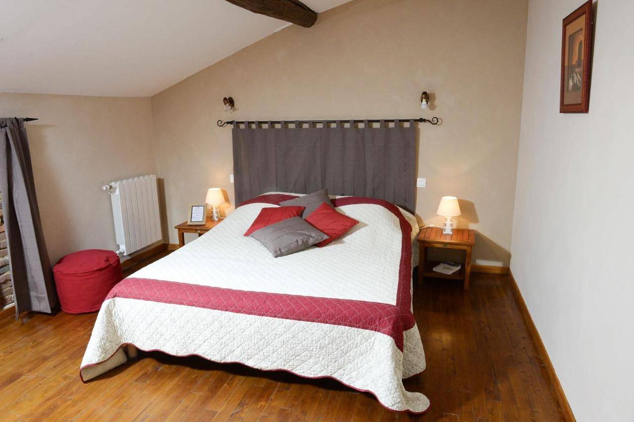 Comfort Triple Room in Thil, Toulouse et ses environs