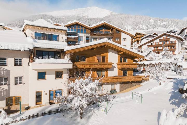Gîte pour 5 personnes, avec vue et jardin à Fiss