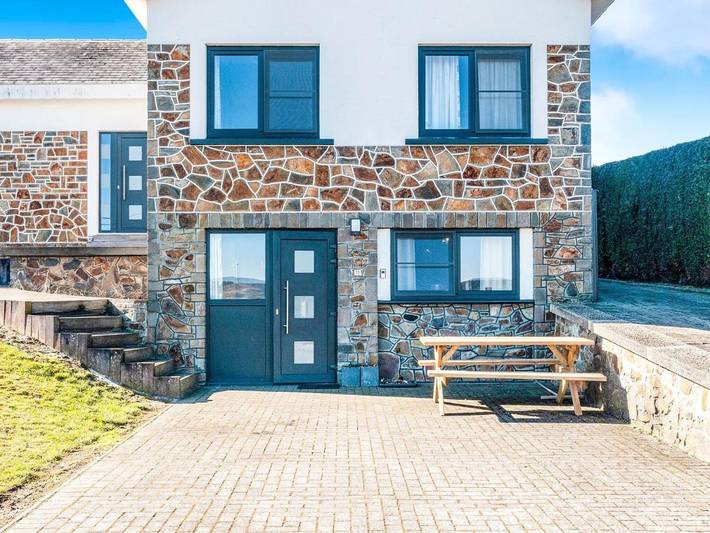 Location de vacances pour 8 personnes, avec terrasse et jardin, animaux acceptés à Lierneux - 2