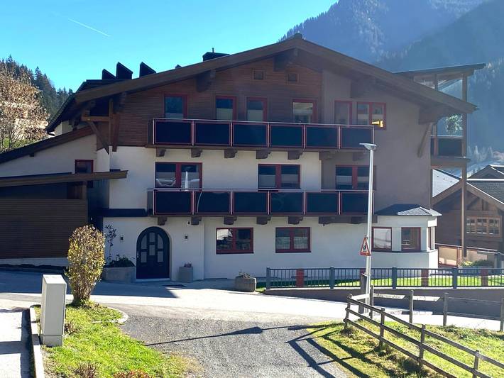 Ferienwohnung für 18 Personen, mit Balkon und Terrasse in Saalbach-Hinterglemm-Leogang