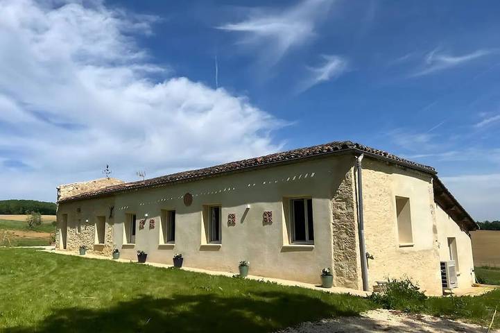 Agriturismo pour 10 personnes, avec jardin dans Bonas