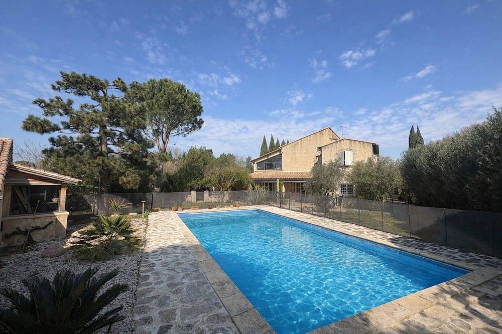 Air-conditioned villa for 8 people in Avignon, Vaucluse