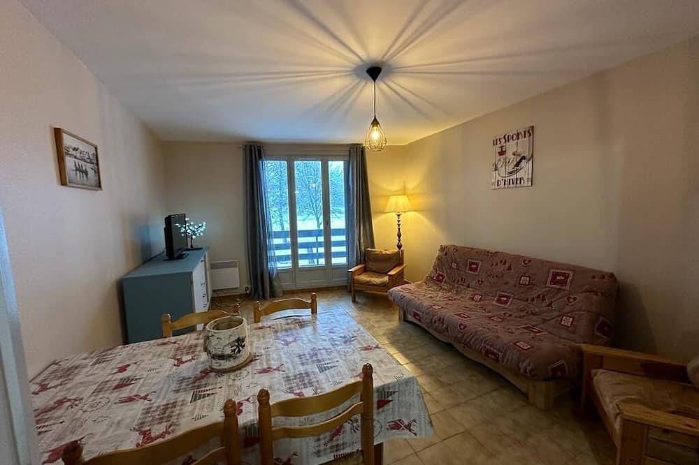 Ganze Wohnung, Appartement 4 Personnes-5 min du Village des Rousses à Pied in Les Rousses, Regionaler Naturpark Hochjura