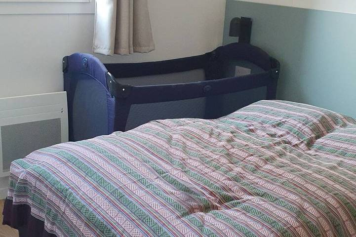 Gîte pour 8 personnes, avec jardin ainsi que terrasse et piscine dans Bétahon - 2