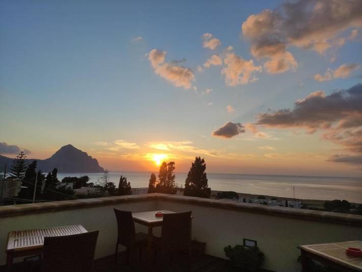 B&b per 2 persone, con Balcone e Terrazza nonché Panorama a Macari e dintorni