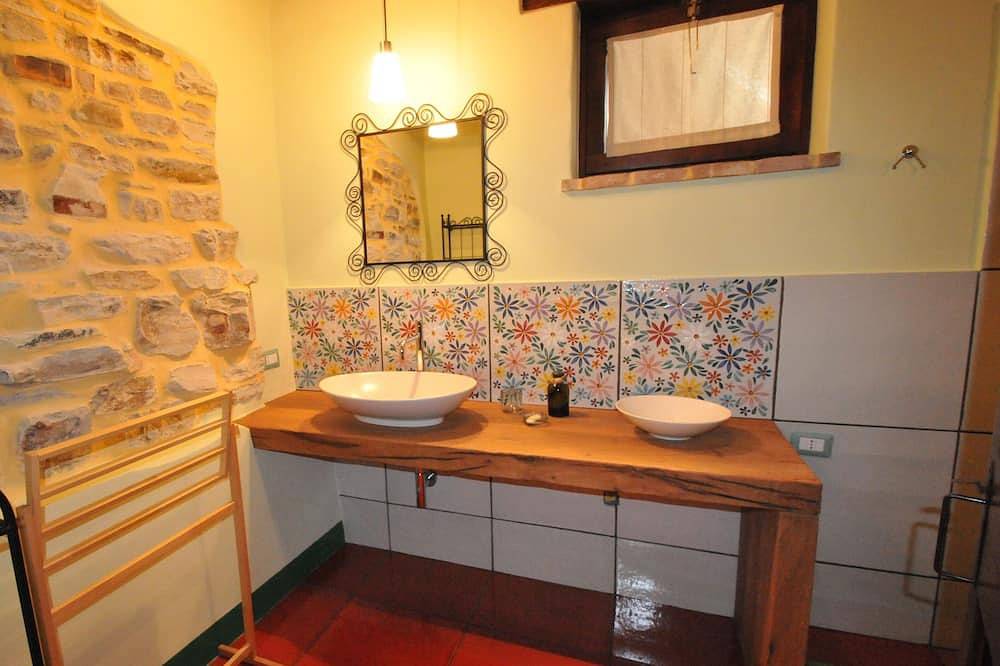 Ganze Wohnung, App. B & B La Tana Bosimano-Grotte di Frasassi max. 8 Menschen in Arcevia, Ancona Provinz