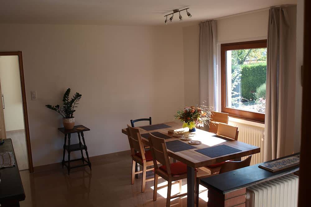 Ferienhaus 'Le Château D'Eau' mit privater Terrasse, privatem Garten und Wi-Fi in Weißenburg, Region Weißenburg