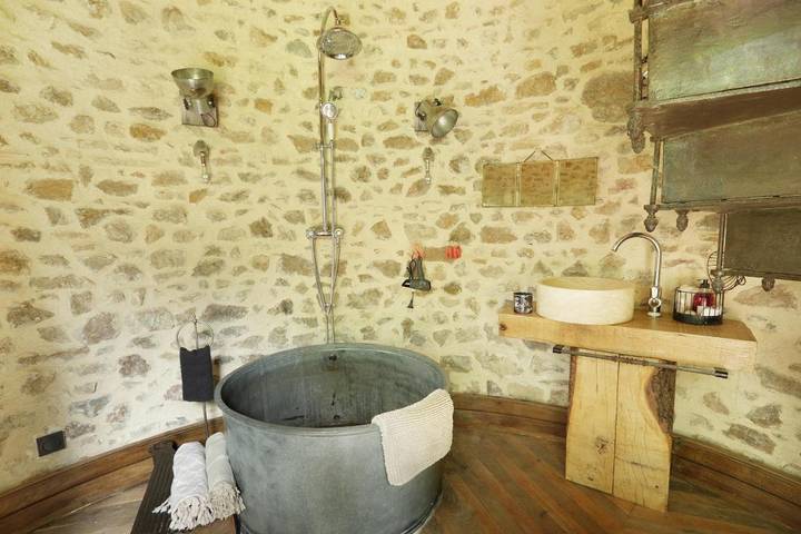Maison de vacances pour 2 personnes, avec piscine ainsi que terrasse et jacuzzi dans la Loire - 4
