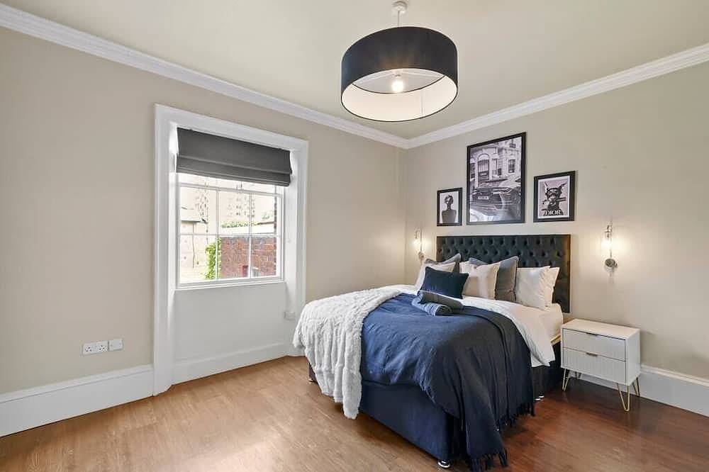Entire apartment, Luxury Yorkshire Apartment 4 - Parking in Wakefield, West Yorkshire