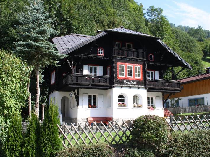 Ferienhaus für 14 Personen, mit Balkon und Terrasse sowie Garten in Zell am See