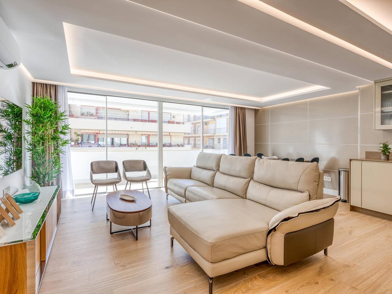 Apartment for 6 People in Playa de la Rada, Estepona