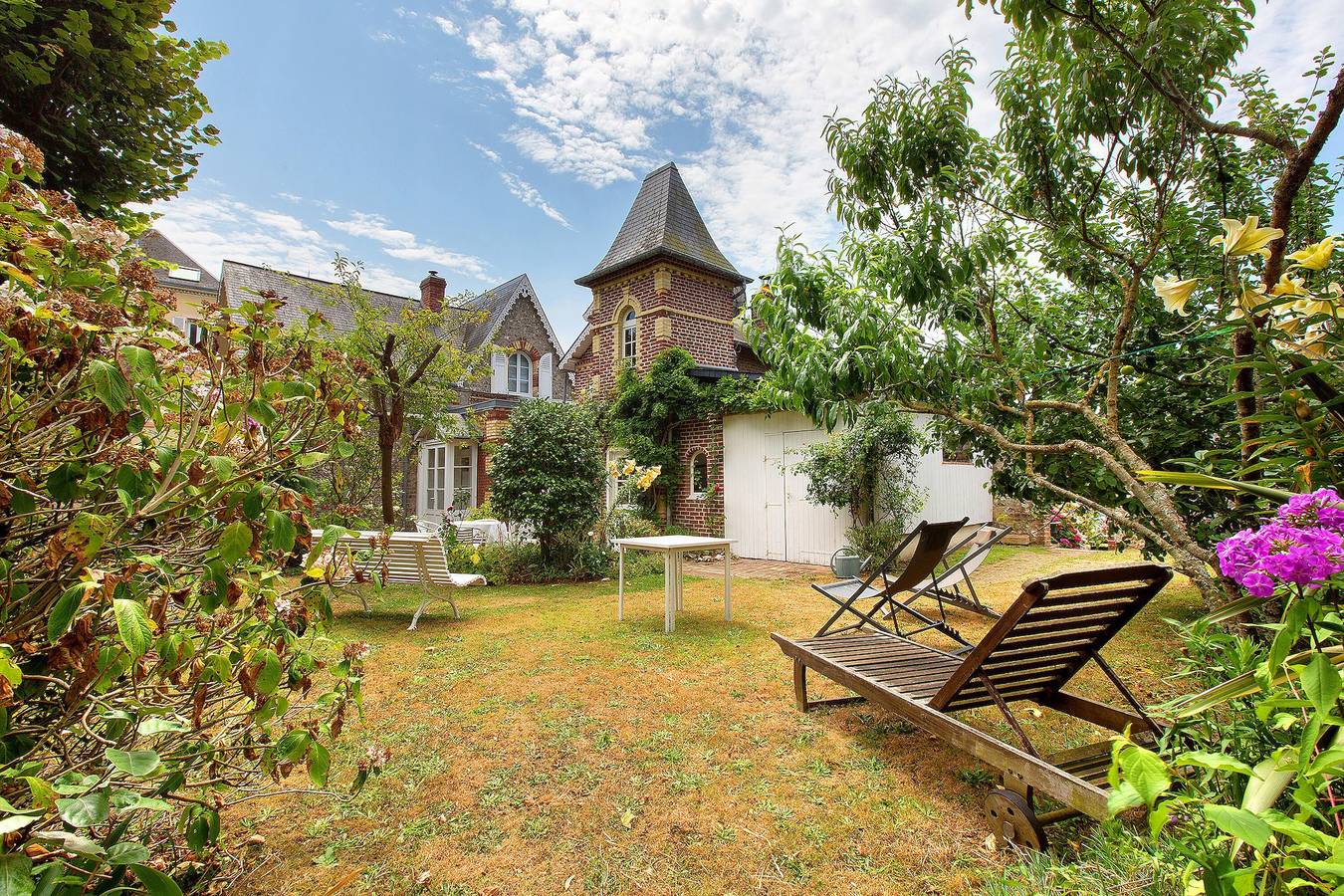 Chambre d’hôtes « Les Soliers - La Tourelle » avec balcon et Wi-Fi in Étretat, Région du Havre