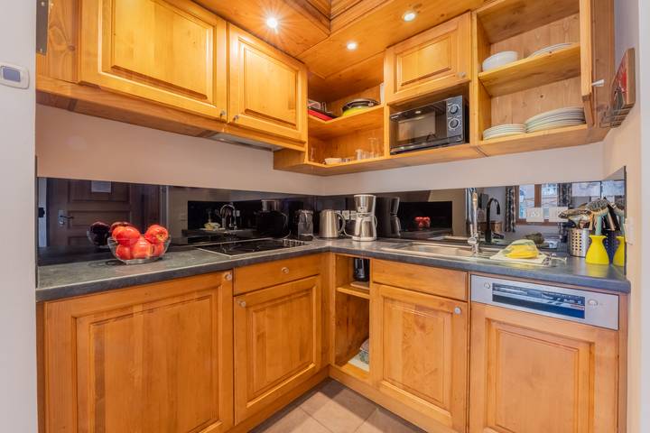 Gîte pour 3 personnes, avec piscine ainsi que sauna et terrasse, adapté aux familles à Vallorcine - 2