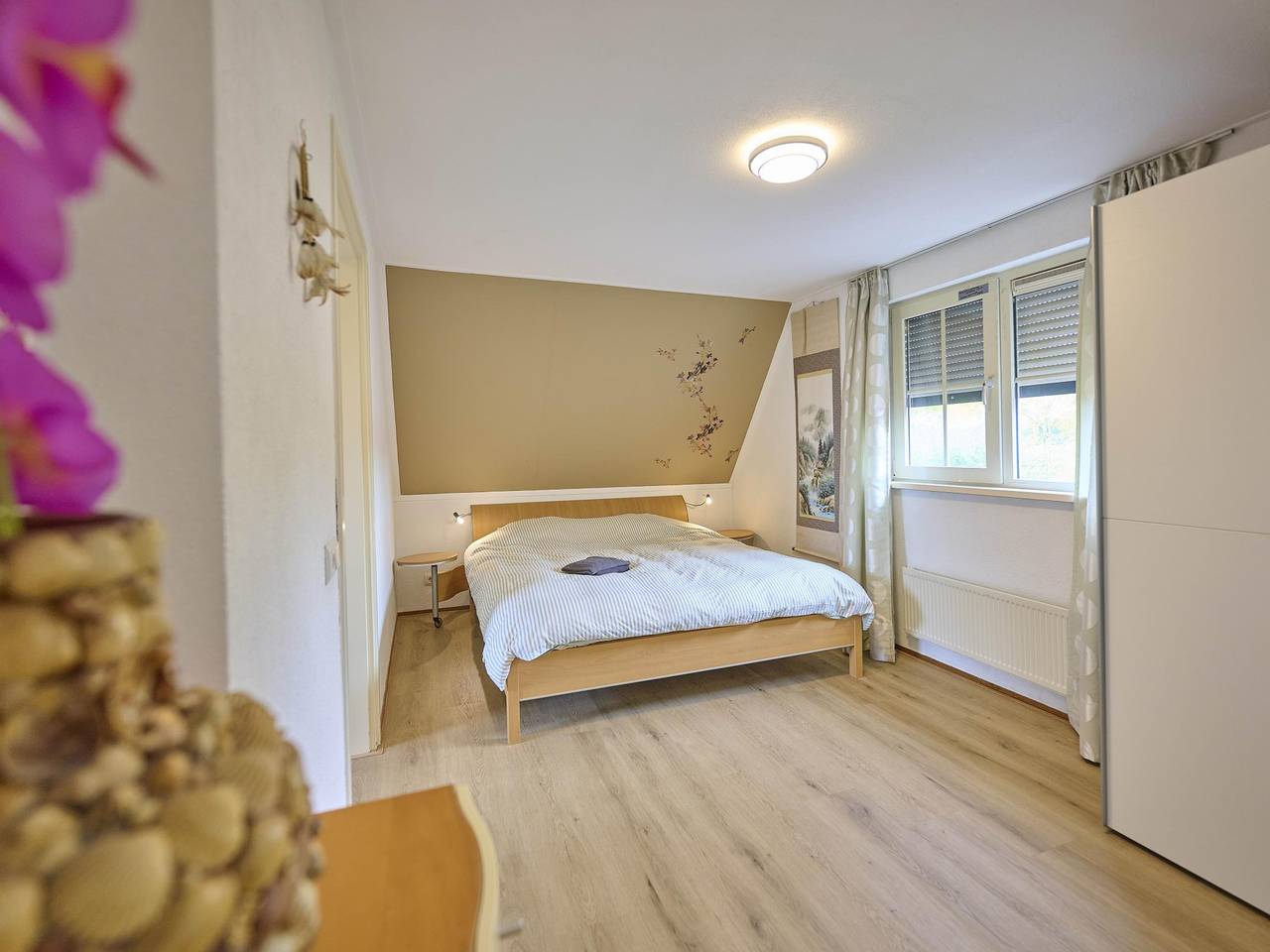 Cosy holiday home with large garden
 in Oude-Tonge, Goeree-Overflakkee