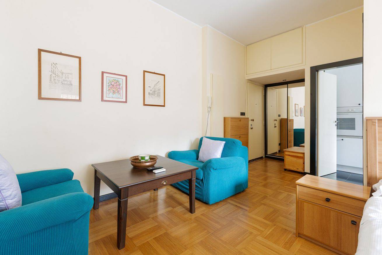 Entire apartment, Forlanini - Functional Studio with Balcony! in Milan, Milan Province