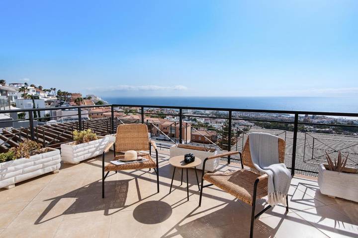 Ganze Wohnung, Ferienwohnung 'Obsidian Villa Bentayga' mit Meerblick und WLAN in San Eugenio Alto, Adeje