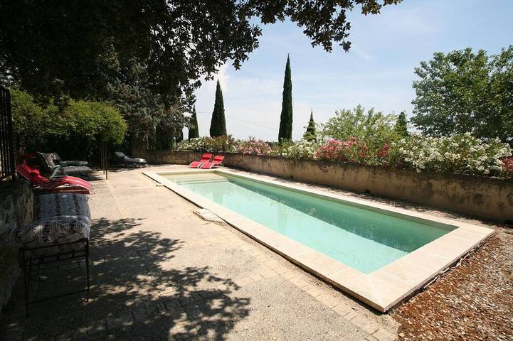 Gîte pour 10 personnes, avec jardin à Lagarde-Paréol