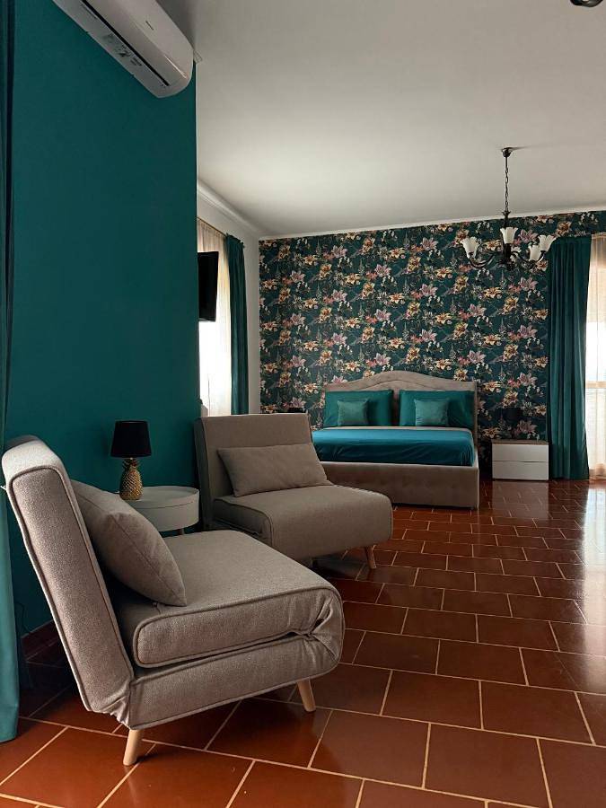 Chambre d’hôte pour 2 personnes, avec terrasse et vue ainsi que jardin et piscine à Lamezia Terme - 2