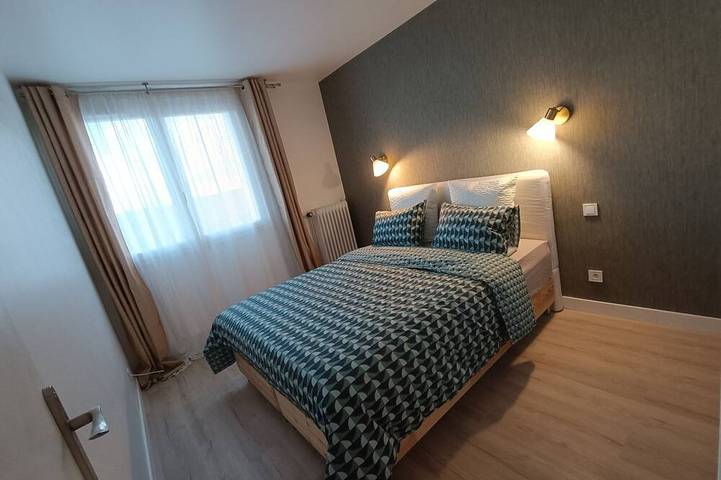Location de vacances pour 5 personnes, avec Balcon à Chelles