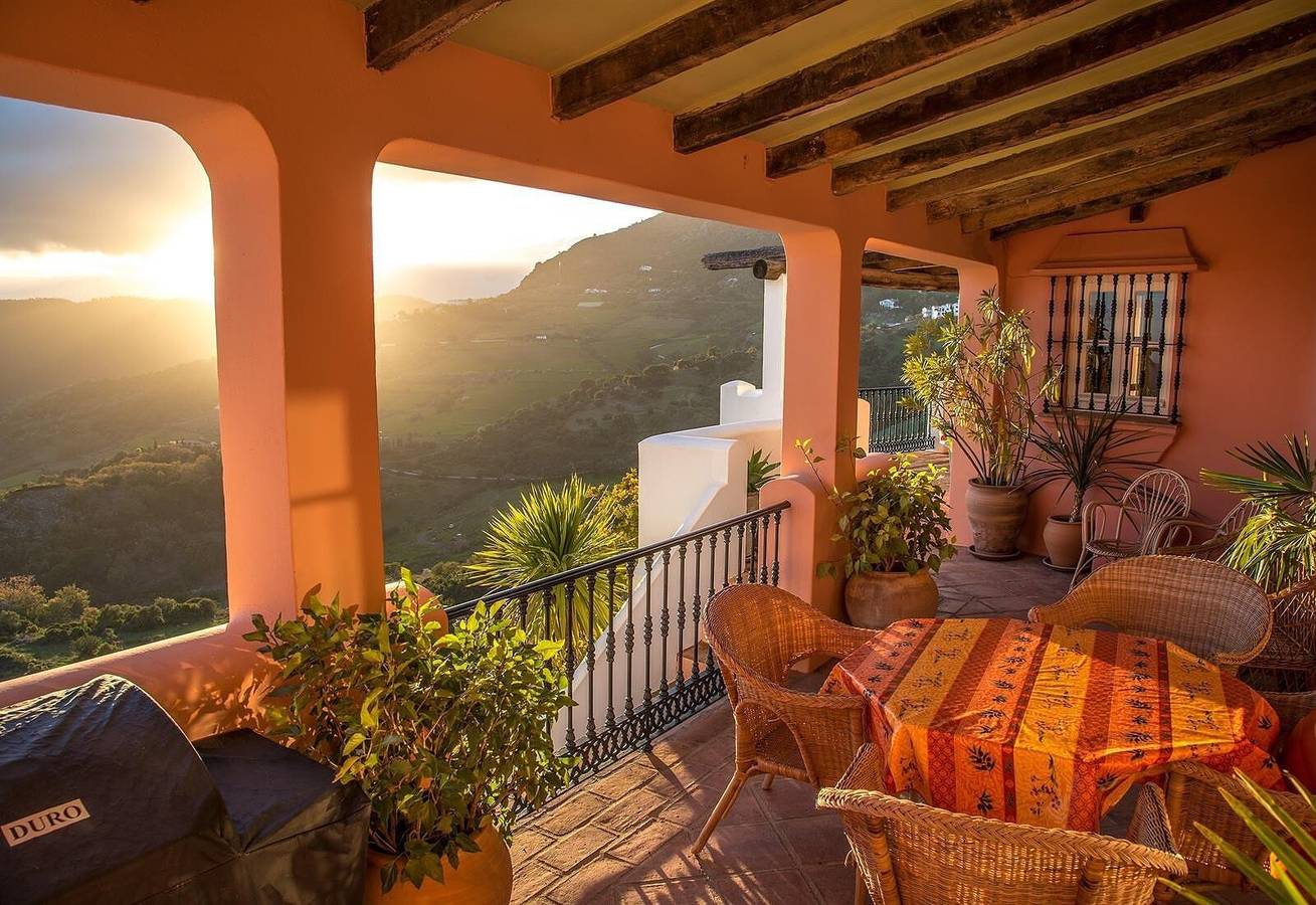 Superbe villa avec piscine à débordement, vue sur les montagnes et jardin exotique in Gaucín, Province de Málaga