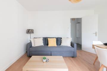 Appartement De Vacances pour 8 Personnes dans Rosny-sous-Bois, Seine-Saint-Denis, Photo 2