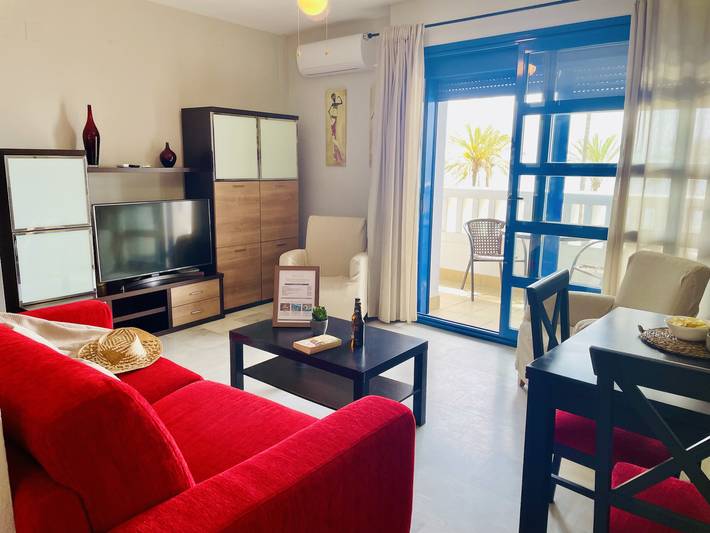 Apartamento entero, Edificio Arrecife Primera Línea | Vistas al Mar y in Torrox Costa, Torrox