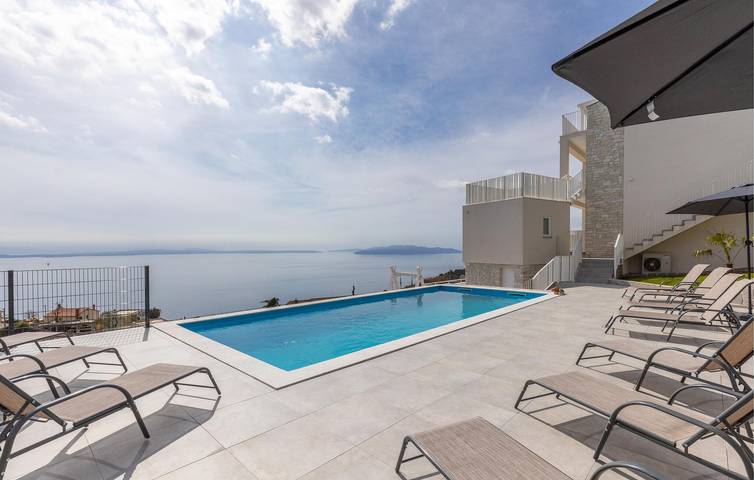 Ferienwohnung für 5 Personen, mit Garten und Terrasse sowie Pool und Sauna, mit Haustier in Opatija Riviera
