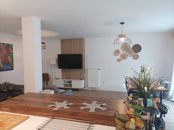 Location de vacances pour 6 personnes, avec jardin ainsi que terrasse et vue à Vaujours - 2