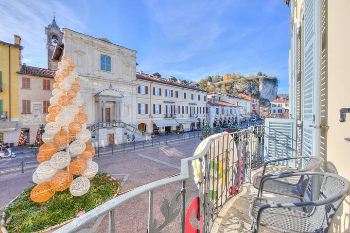 Appartamento per 4 persone, con balcone a Comune di Arona