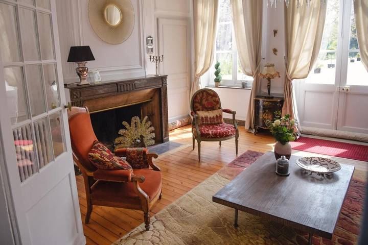 Location de vacances pour 25 personnes, avec vue et jardin ainsi que piscine et vue sur le lac, animaux acceptés à Saint-Martin-Boulogne - 2