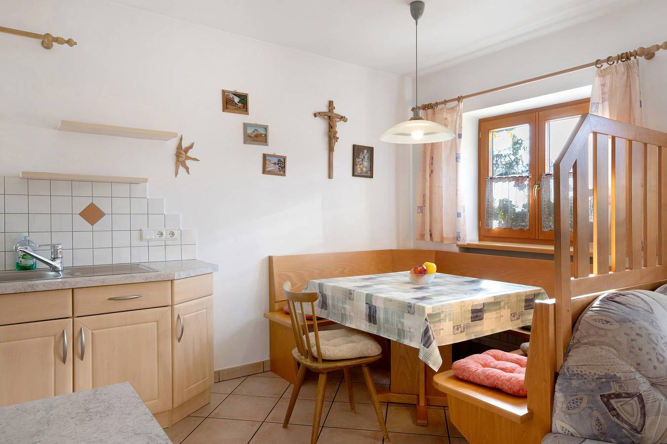 Ganze Wohnung, Ferienwohnung 'Vergissmeinnicht' mit Bergblick, privater Terrasse und Wlan in Unterinn, Ritten