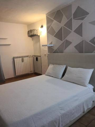Gîte pour 4 personnes, avec terrasse et vue à Suse